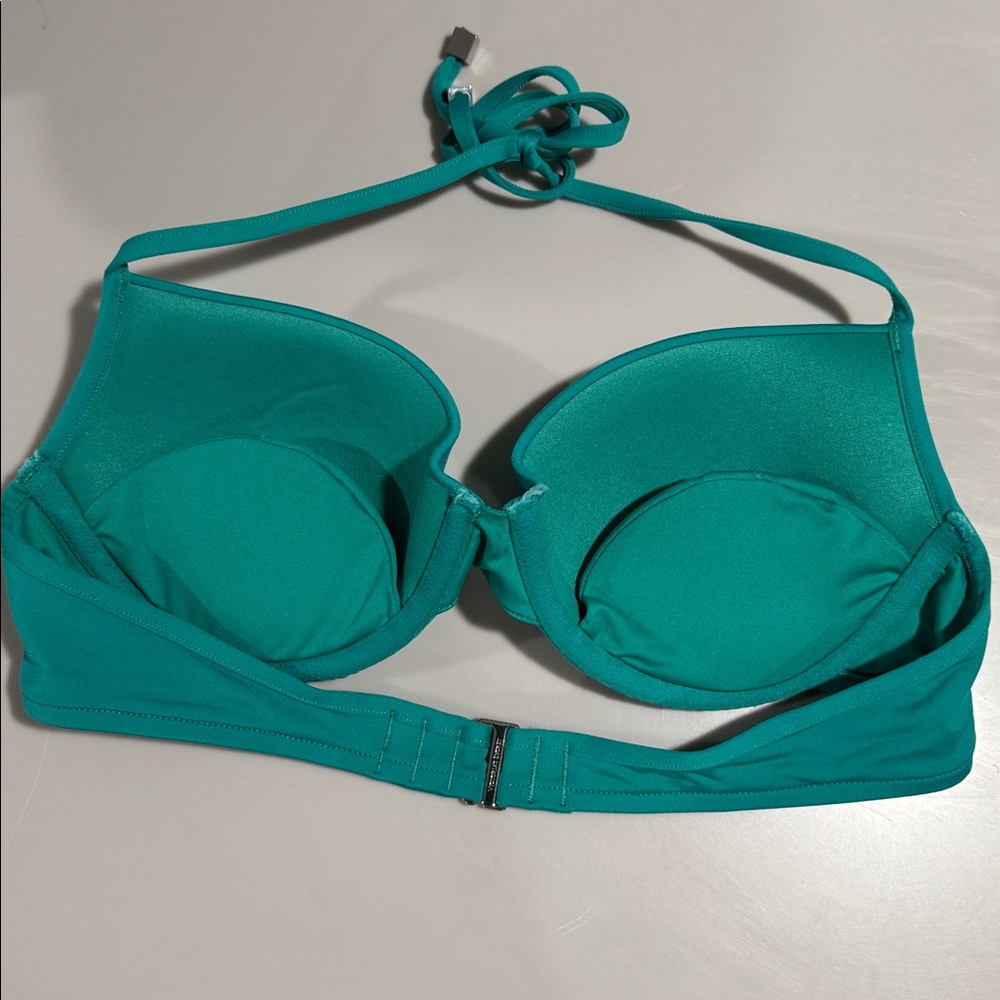 Victoria’s Secret bikini - Picture 5 of 7